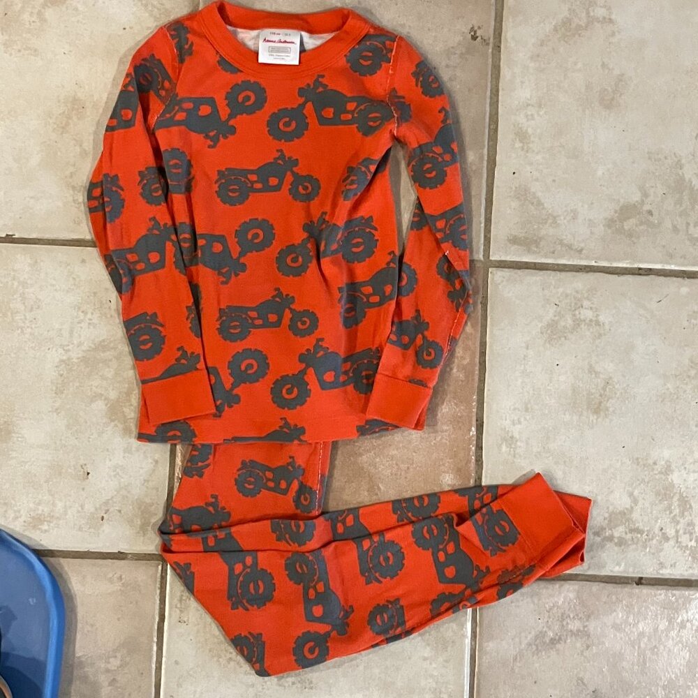 Hanna Andersson long sleeve and pant pajama set with motorcycle print.  Size 5